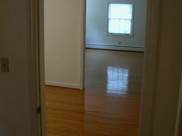 609 S Main St Unit 1, Blacksburg, VA 24060