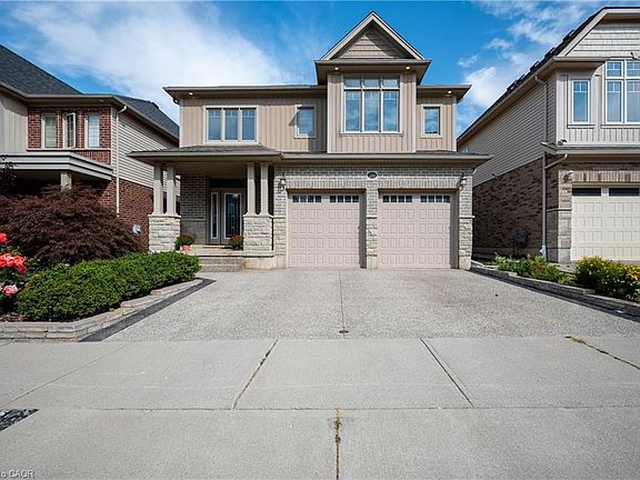 2nd image of 299 Moorlands Cres