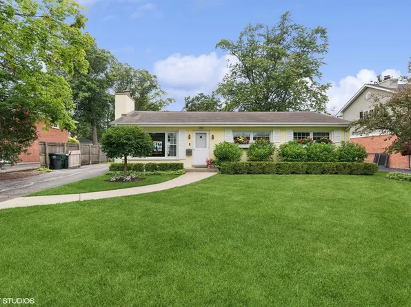 454 Mawman Ave, Lake Bluff, IL 60044