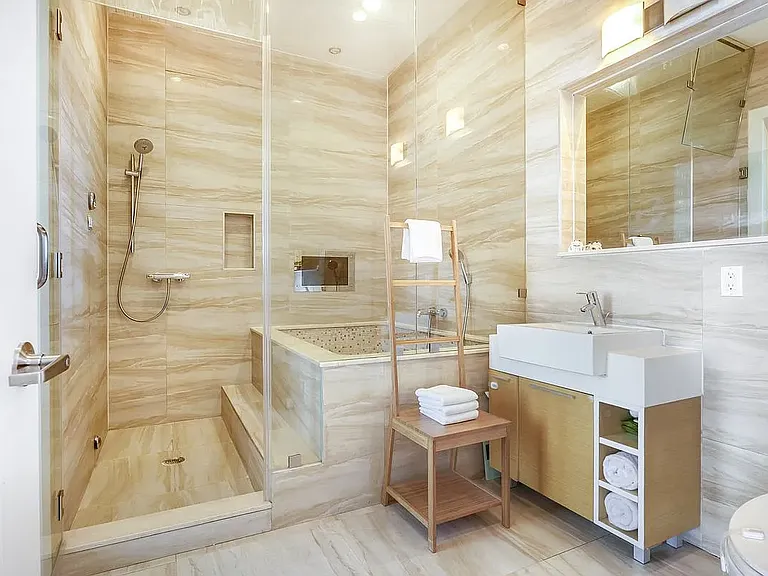 121 Kingsland Ave #4A — Photo 5