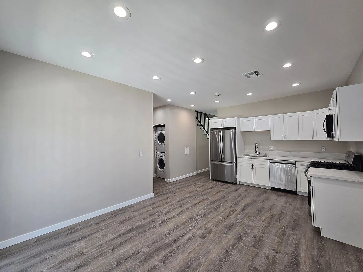 Built in 2023! 4BD/2BA, Quiet Neighborhood! — Photo 2