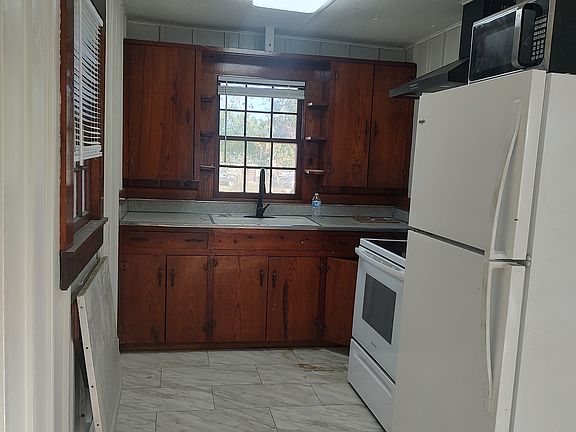 2nd image of 115 Rose St #2B