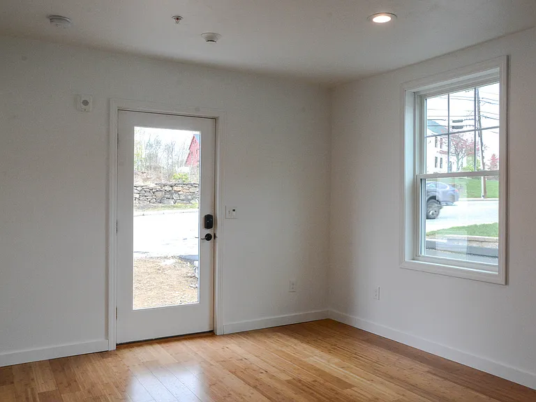 423 Main St #1 — Photo 3