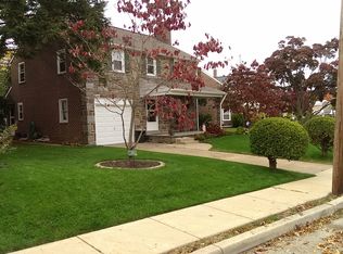 12 Woodbine Rd, Havertown, PA 19083