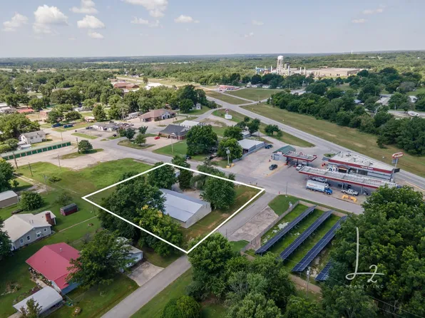 203 Willow St, South Coffeyville, OK 74072