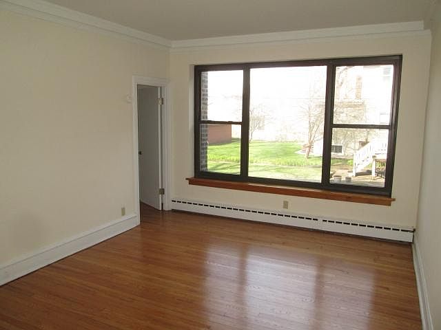 1st image of 1407 W Jarvis Ave #1RW