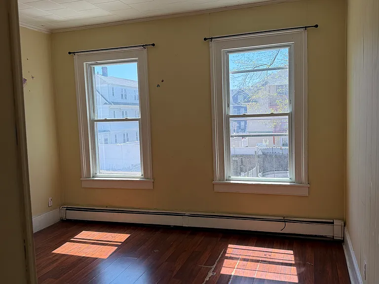 961 Hancock Ave — Photo 8