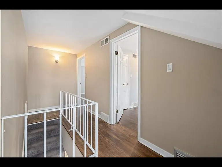6412 Howe St #1 — Photo 28