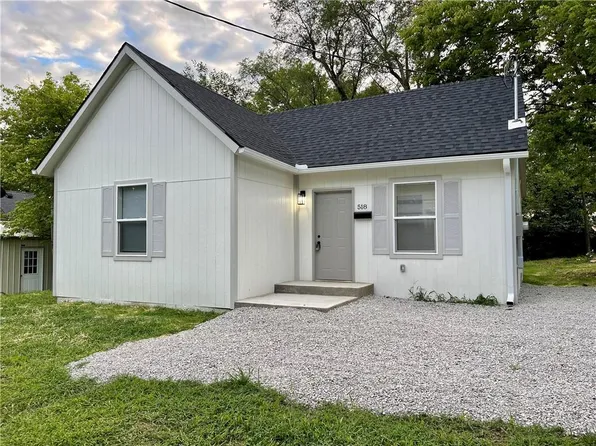 518 2nd St, Richmond, MO 64085