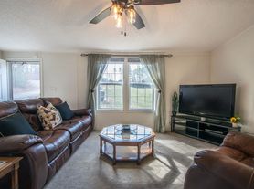 224 Prestwood Ln, Hendersonville, NC