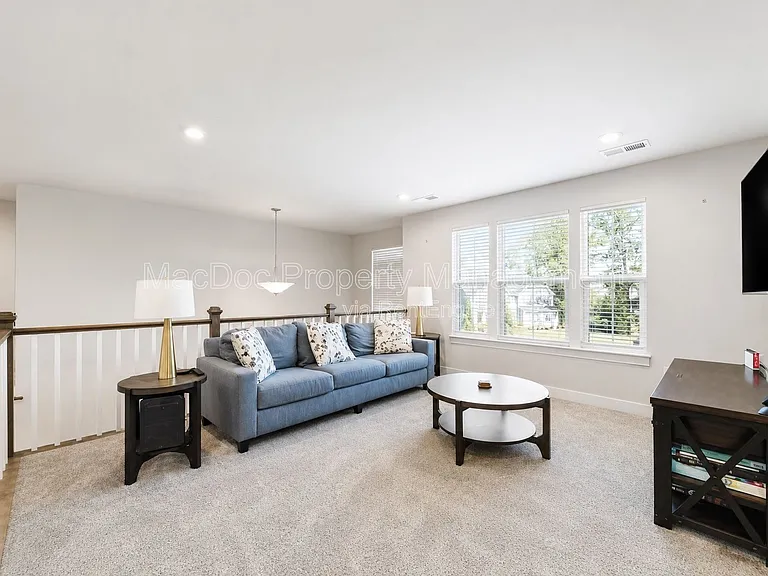 11710 Southview Ct — Photo 5