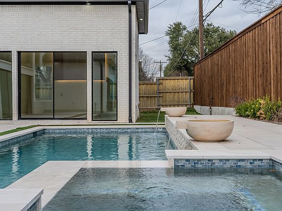 2nd image of 11314 Hillcrest Rd