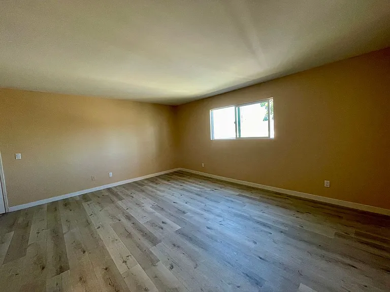 903 S Sunshine Ave S #B — Photo 14