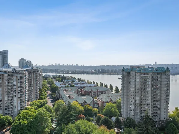 10 Laguna Ct #2102, New Westminster, BC V3M 6W3