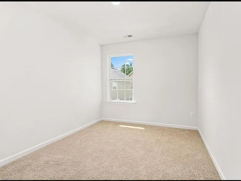 171 Moyer Dr — Photo 7