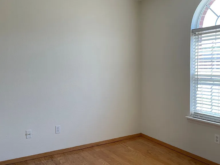 1109 Liberty Ave — Photo 12