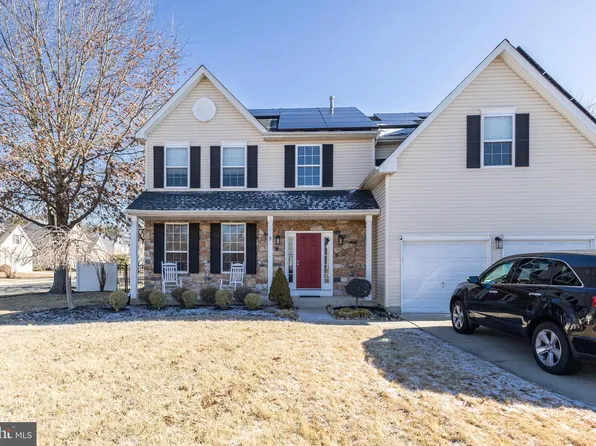 317 Pickwick Dr, Williamstown, NJ 08094