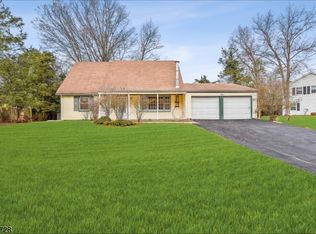 12 Tunnell Rd, Somerset, NJ 08873