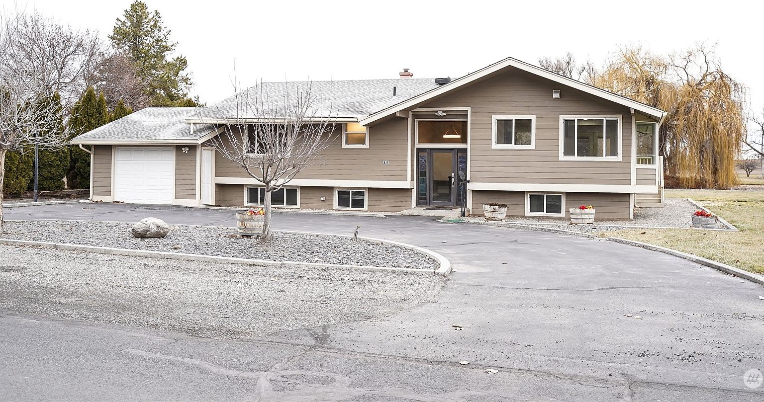 831 S Hummingbird Drive