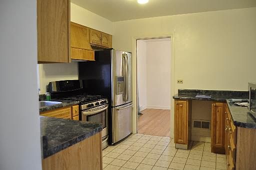 3rd image of 8219 N Karlov Ave