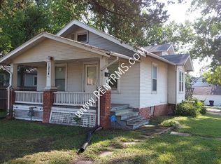 1834 SW Washburn Ave, Topeka, KS 66604