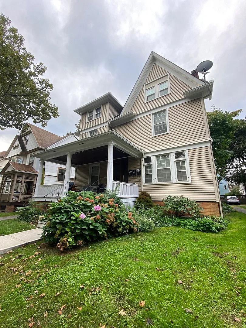 183 Harvard St — Photo 1