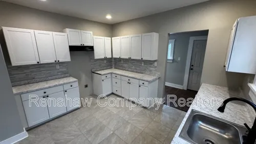 1063 Forrest Ave Photo 1