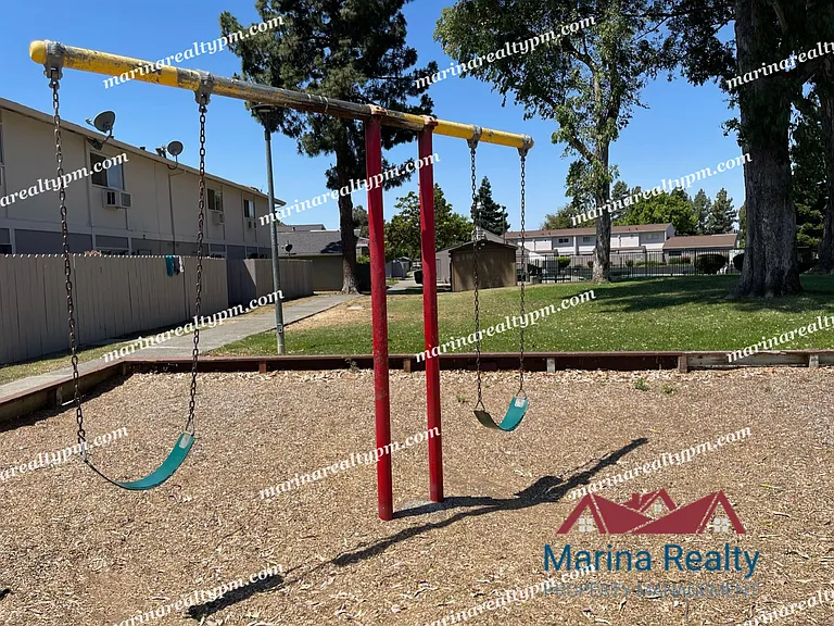 211 Del Luz Ct — Photo 40