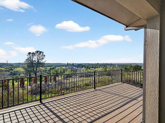 5th image of 235 Grimont Rd