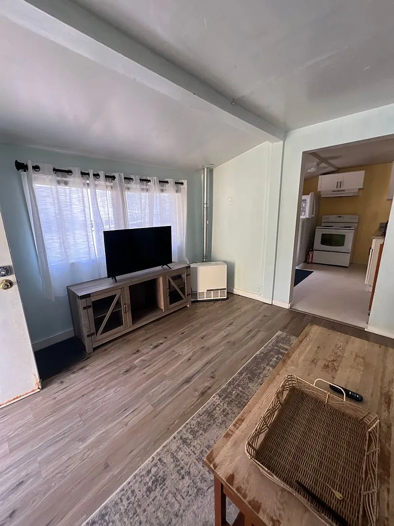 2421 Central Avenue — Photo 3
