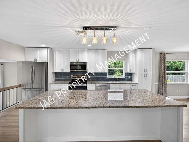 1046 Winter Springs Blvd — Photo 10