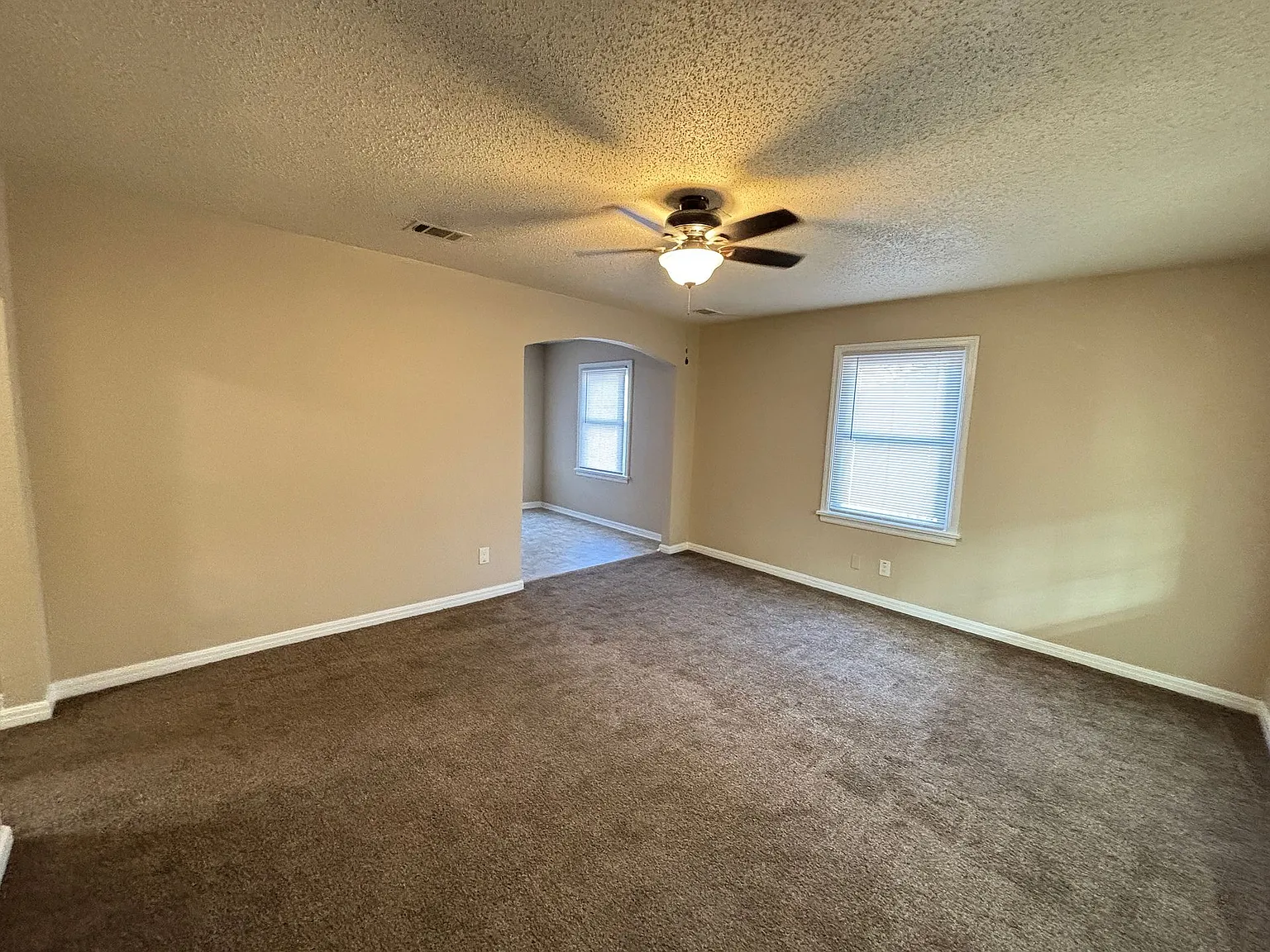 2602 S Monroe St — Photo 2