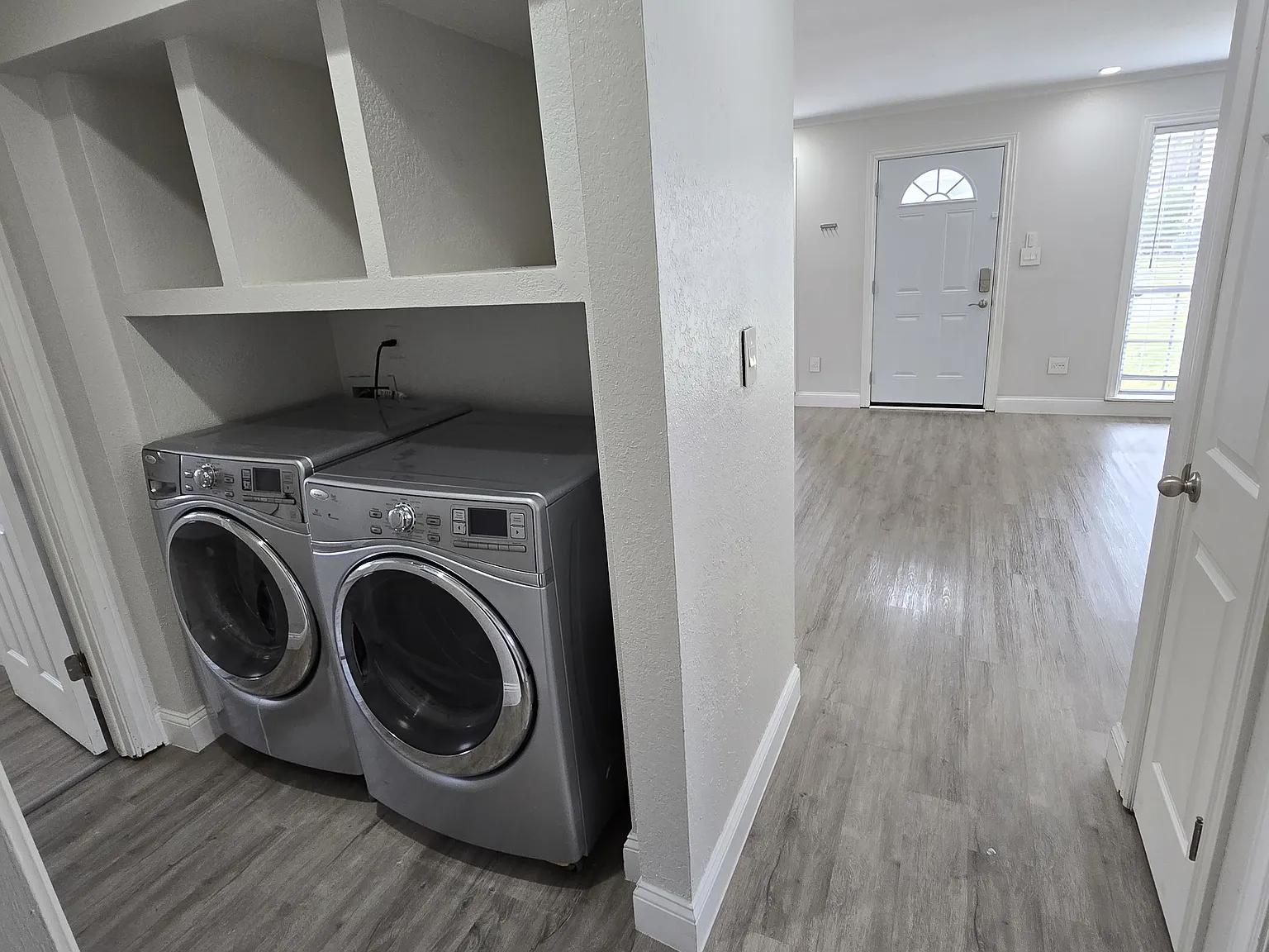 2 bed, 992 sqft, $1,690 — Photo 4