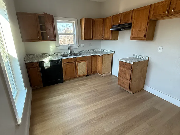 1500 S Patterson St — Photo 9