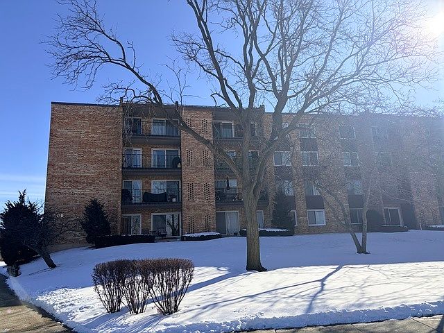 1st image of 500 W Huntington Commons Rd APT 255