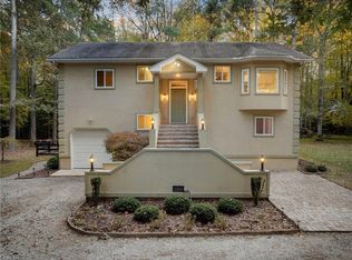 8206 Meandering Ln, James Store, VA 23128