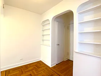 Rented by R New York