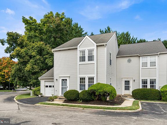 3rd image of 1 Maple Dr