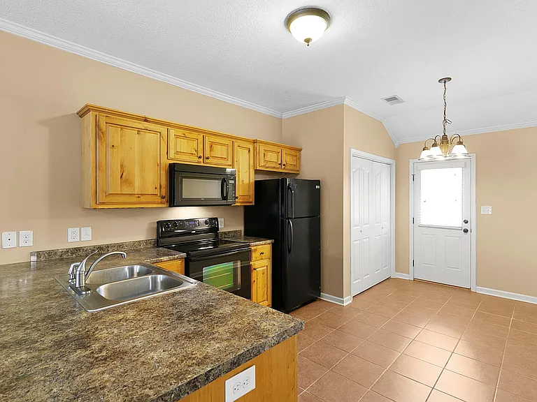 9 Moss Woods Cv — Photo 11