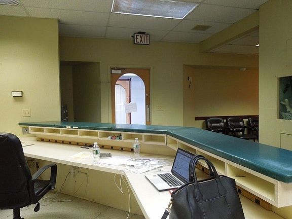 2nd image of 400 Reservoir Ave Ste 3D