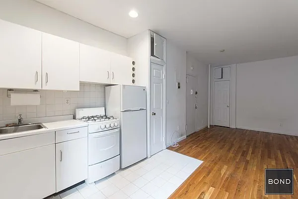 Rented by Bond New York | media 1