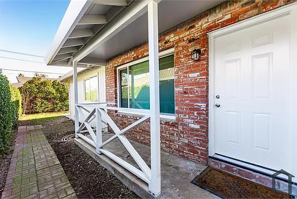 2 bed, 1000 sqft, $2,500 — Photo 2