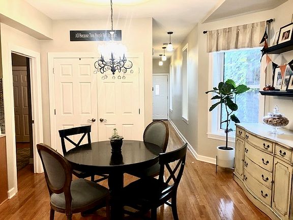 5th image of 3429 N Oakley Ave #1