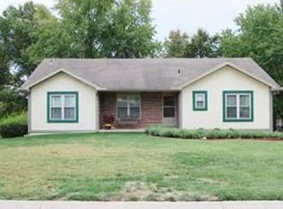 714 Englewood St, Lansing, KS 66043