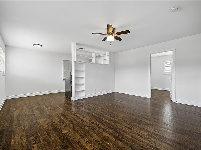 5102 Academy — Photo 15