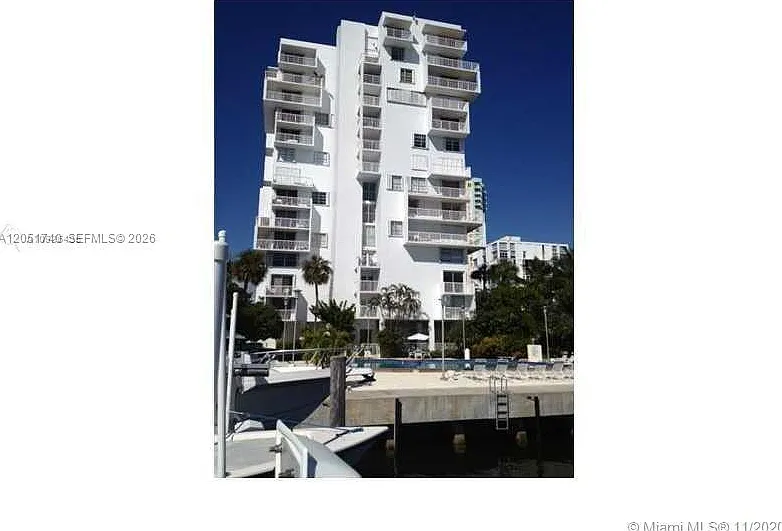 Brickell Biscayne Condo — Photo 1