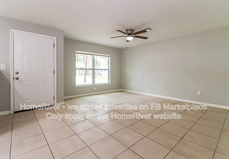 2213 E Emma St — Photo 5
