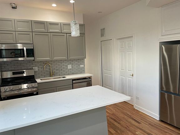 2nd image of 4410 N Western Ave #2