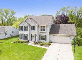 900 Floral Dr, Green Bay, WI 54301