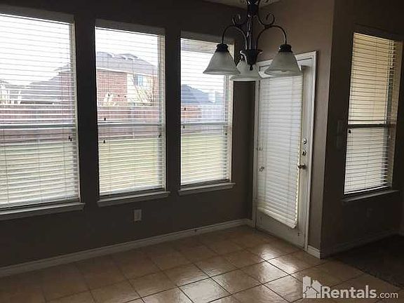 3rd image of 4269 Summersweet Ln